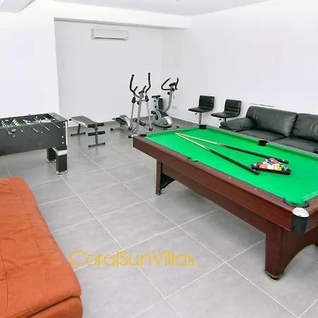 Blue - Front Spectacular Sleeps 10 *