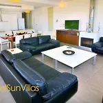 Blue - Front Spectacular Sleeps 10 Villa