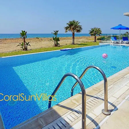 Blue - Front Spectacular Sleeps 10 Villa