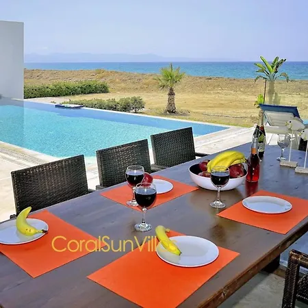 Blue - Front Spectacular Sleeps 10 Villa