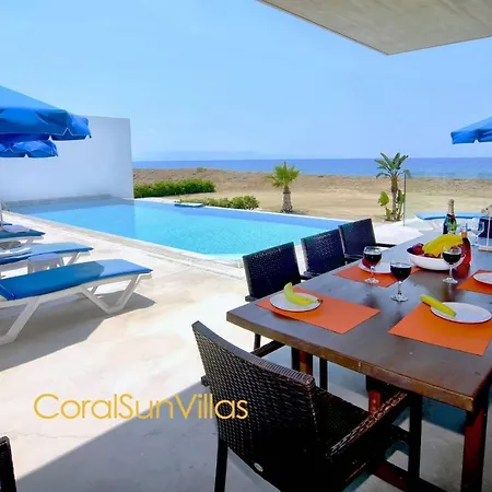 Blue - Front Spectacular Sleeps 10 Villa *