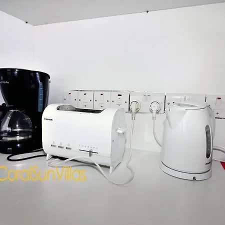 Blue - Front Spectacular Sleeps 10 Vilă