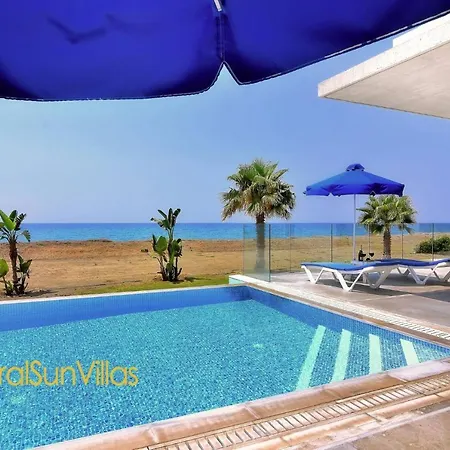 Blue - Front Spectacular Sleeps 10 * Argaka