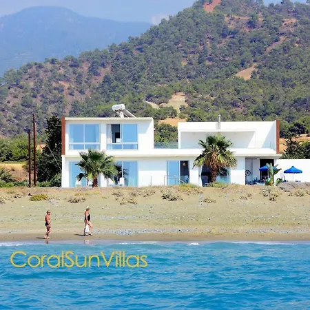 Blue - Front Spectacular Sleeps 10 Villa *