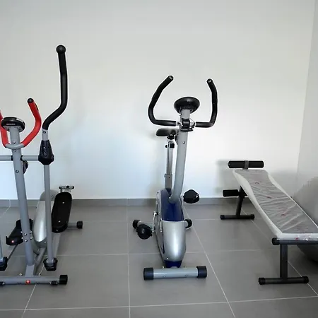 Blue - Front Spectacular Sleeps 10 *