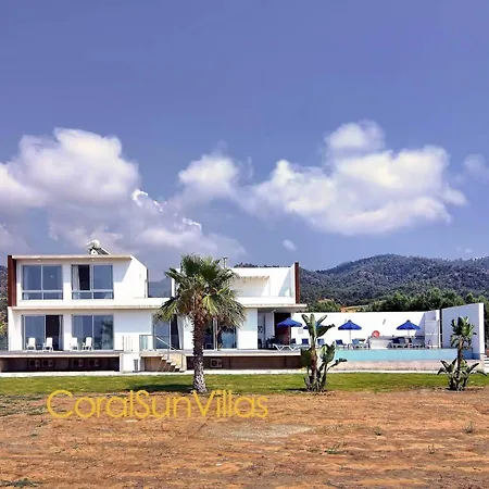 Blue - Front Spectacular Sleeps 10 Villa