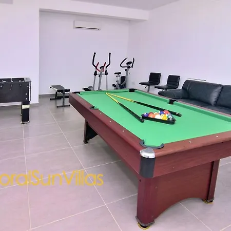 Villa Blue - Front Spectacular Sleeps 10 Argaka