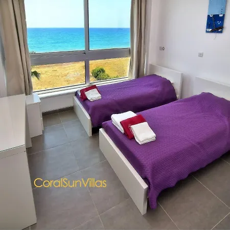 Blue - Front Spectacular Sleeps 10 Villa *