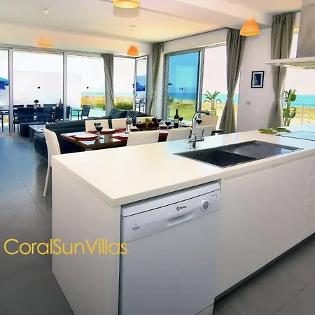 Blue - Front Spectacular Sleeps 10 Vilă *