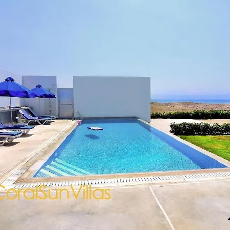 Blue - Front Spectacular Sleeps 10 Villa