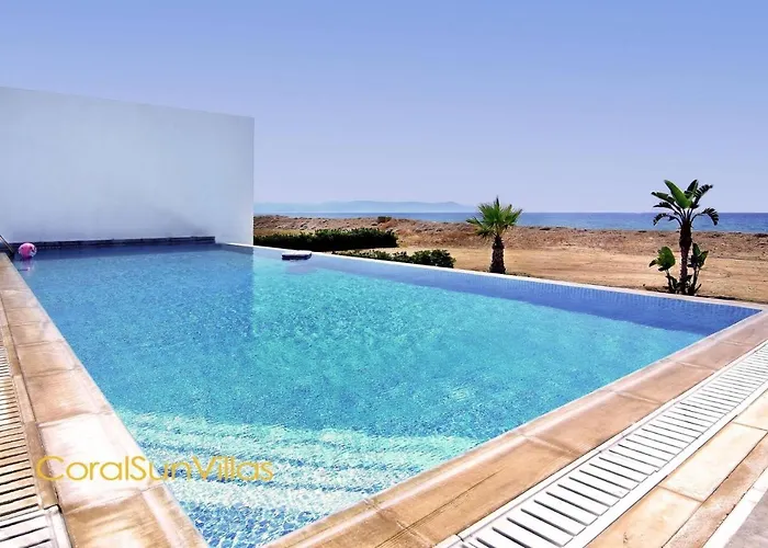 Villa Blue - Front Spectacular Sleeps 10