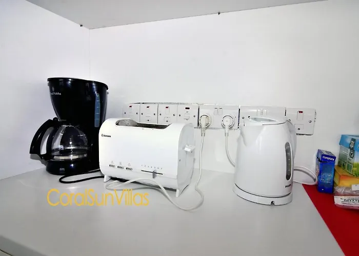 Blue - Front Spectacular Sleeps 10 Villa