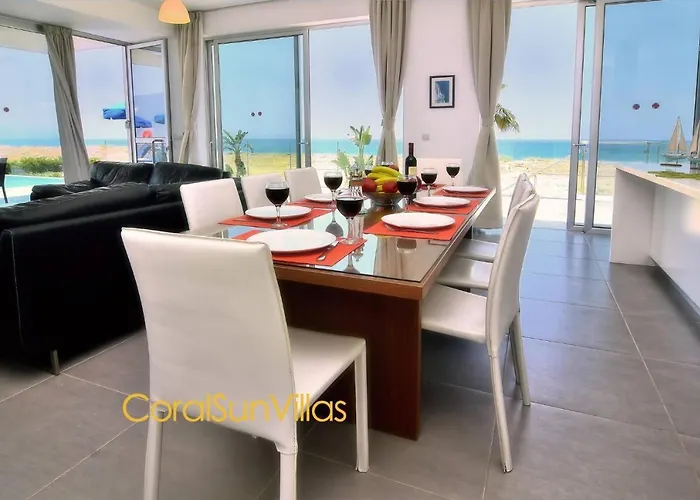 Blue - Front Spectacular Sleeps 10 * Argaka