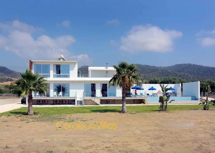 Villa Blue - Front Spectacular Sleeps 10 Argaka
