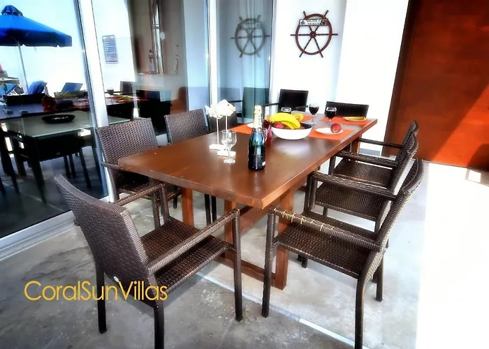 Villa Blue - Front Spectacular Sleeps 10 *