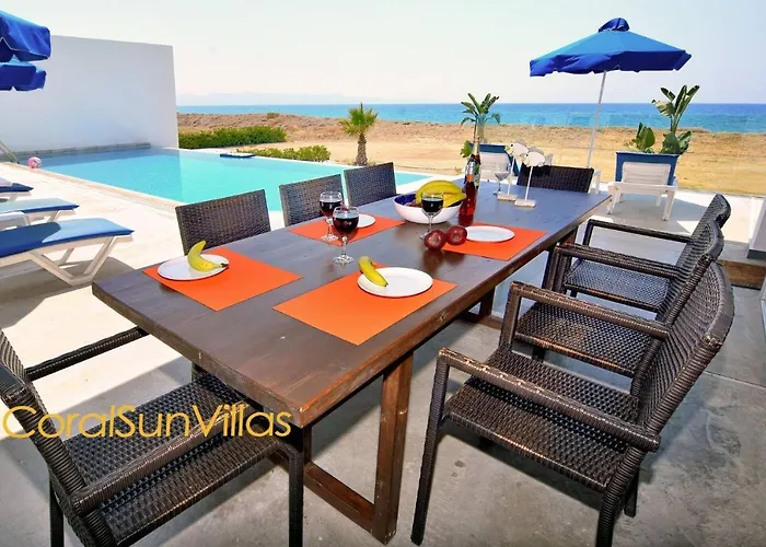 Blue - Front Spectacular Sleeps 10 * Argaka