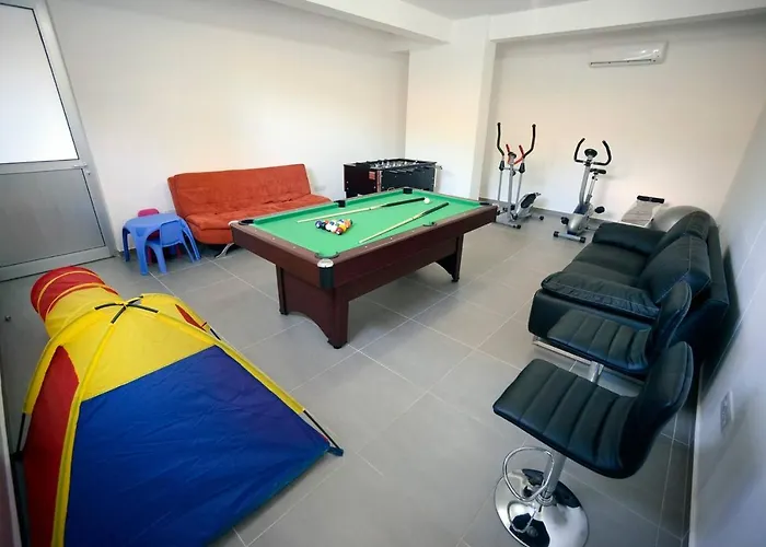 Blue - Front Spectacular Sleeps 10 Villa Argaka