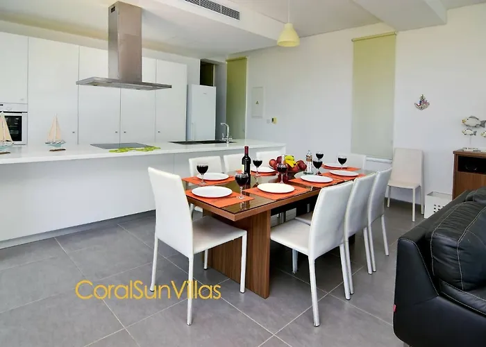 Vilă Blue - Front Spectacular Sleeps 10