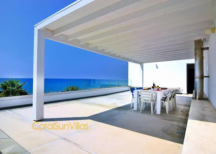 Blue - Front Spectacular Sleeps 10 *