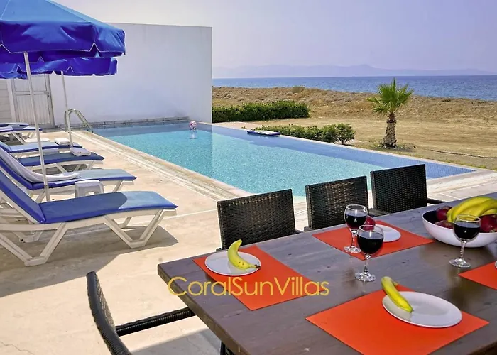 Villa Blue - Front Spectacular Sleeps 10
