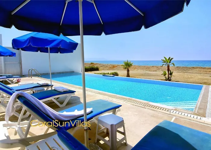 Blue - Front Spectacular Sleeps 10 Argaka