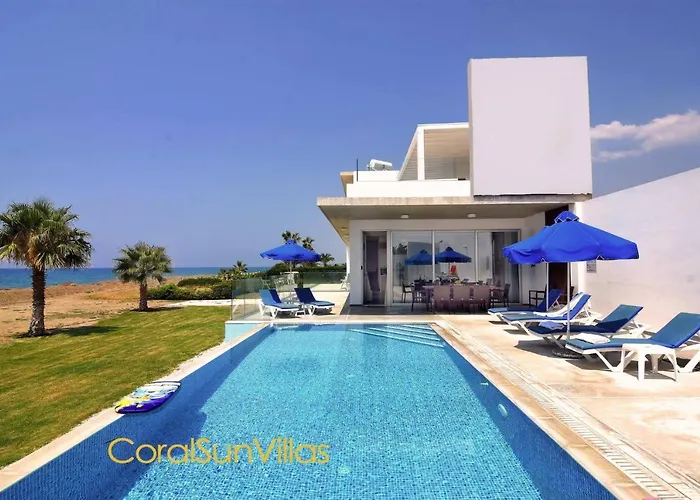 Villa Blue - Front Spectacular Sleeps 10