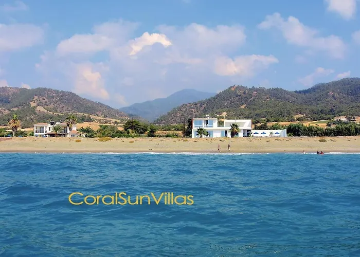 Blue - Front Spectacular Sleeps 10 Villa