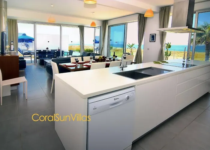 Blue - Front Spectacular Sleeps 10 Villa *