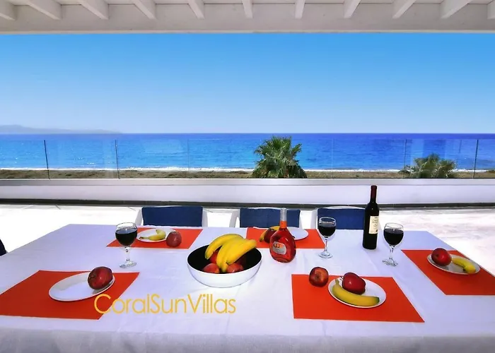 Blue - Front Spectacular Sleeps 10 * Argaka