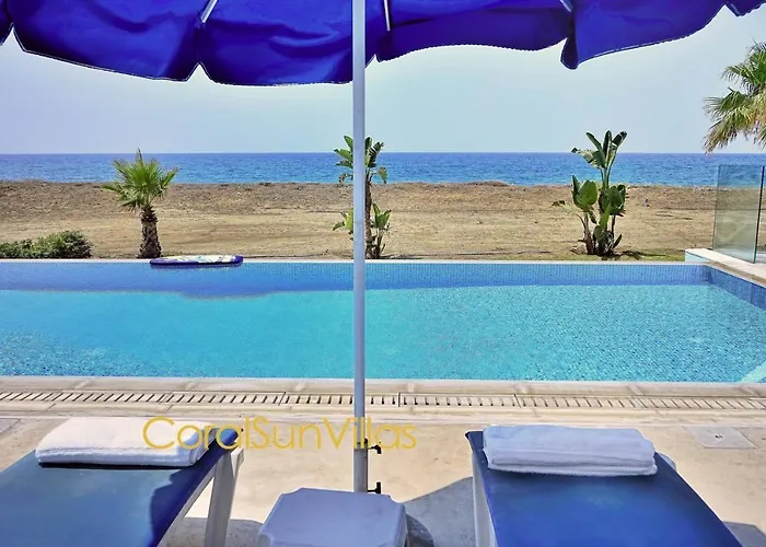 Blue - Front Spectacular Sleeps 10